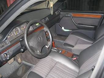 1993 Mercedes-Benz E-Class Pics