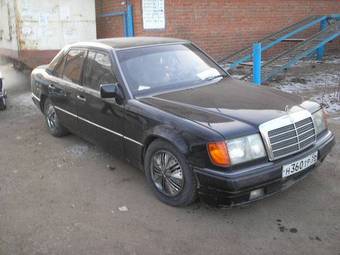 1993 Mercedes-Benz E-Class Pictures