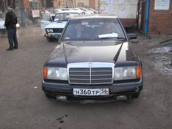 1993 Mercedes-Benz E-Class Pictures