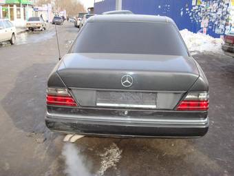 1993 Mercedes-Benz E-Class Photos