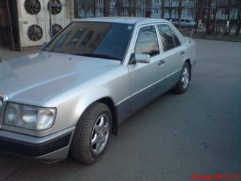 1993 Mercedes-Benz E-Class Photos