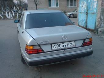 1993 Mercedes-Benz E-Class Pictures