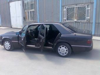 1993 Mercedes-Benz E-Class Photos