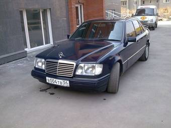 1993 Mercedes-Benz E-Class Images