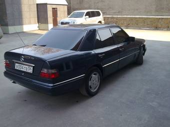 1993 Mercedes-Benz E-Class Pictures