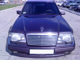 1993 Mercedes-Benz E-Class Pictures