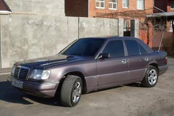 1993 Mercedes-Benz E-Class Pictures