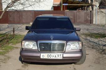 1993 Mercedes-Benz E-Class Pictures