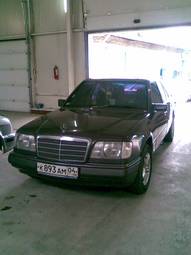 1993 Mercedes-Benz E-Class Wallpapers