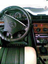 1993 Mercedes-Benz E-Class Pictures