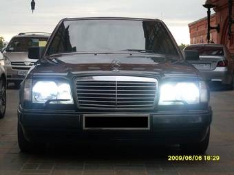 1993 Mercedes-Benz E-Class Photos