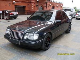 1993 Mercedes-Benz E-Class Pictures