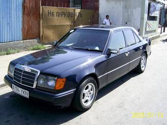 1993 Mercedes-Benz E-Class Photos