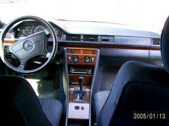 1993 Mercedes-Benz E-Class Photos