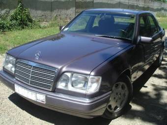 1993 Mercedes-Benz E-Class Pictures