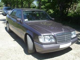 1993 Mercedes-Benz E-Class Pictures