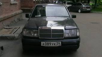 1993 Mercedes-Benz E-Class Photos