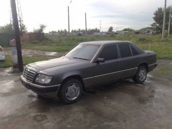 1993 Mercedes-Benz E-Class Photos