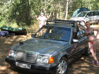 1993 Mercedes-Benz E-Class Photos