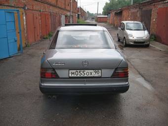 1993 Mercedes-Benz E-Class Photos