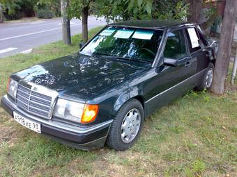 1993 Mercedes-Benz E-Class Photos