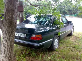 1993 Mercedes-Benz E-Class Photos