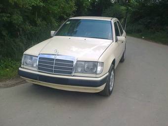 1993 Mercedes-Benz E-Class Photos