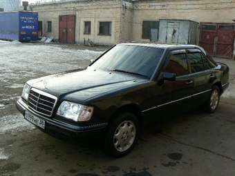 1994 Mercedes-Benz E-Class Pictures