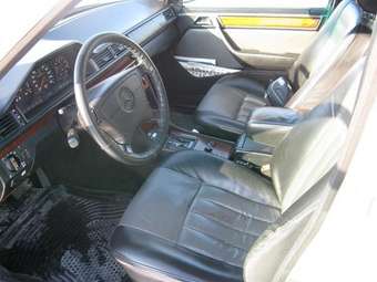1994 Mercedes-Benz E-Class Images