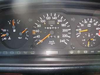 1994 Mercedes-Benz E-Class Pictures