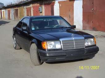 1994 Mercedes-Benz E-Class Pictures
