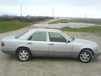 1994 Mercedes-Benz E-Class Pictures