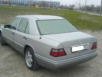 1994 Mercedes-Benz E-Class Pictures