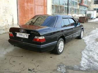 1994 Mercedes-Benz E-Class Images