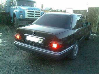 1994 Mercedes-Benz E-Class Photos