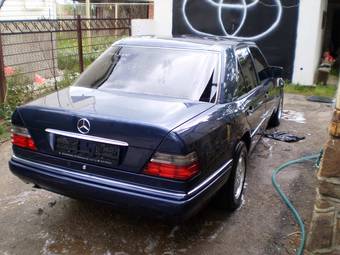 1994 Mercedes-Benz E-Class Pictures