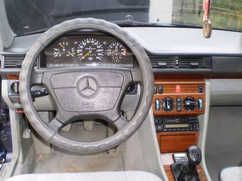 1994 Mercedes-Benz E-Class Photos