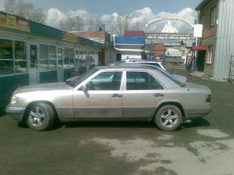 1994 Mercedes-Benz E-Class Pictures