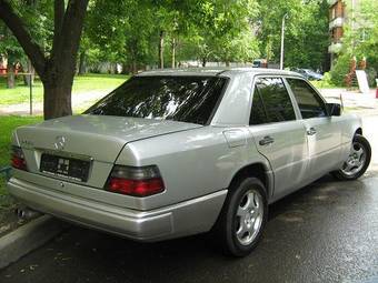 1994 Mercedes-Benz E-Class Pictures