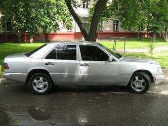 1994 Mercedes-Benz E-Class Photos