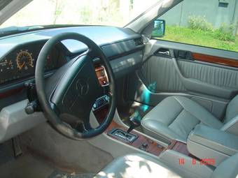 1994 Mercedes-Benz E-Class Images