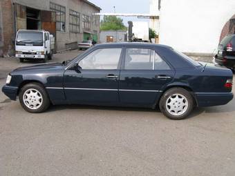 1994 Mercedes-Benz E-Class Photos