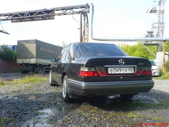 1994 Mercedes-Benz E-Class Pictures