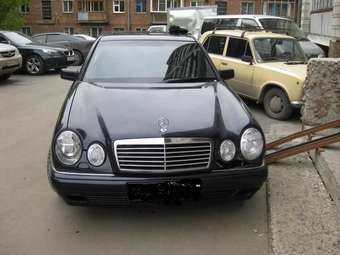 1995 Mercedes-Benz E-Class Photos