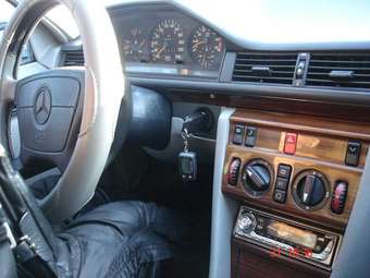 1995 Mercedes-Benz E-Class Pictures