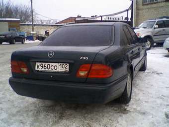 1995 Mercedes-Benz E-Class Photos