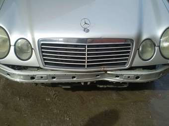 1995 Mercedes-Benz E-Class Photos