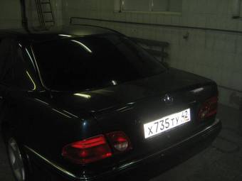 1995 Mercedes-Benz E-Class Photos