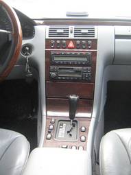 1995 Mercedes-Benz E-Class Photos
