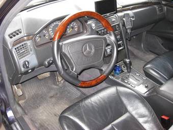 1995 Mercedes-Benz E-Class Images